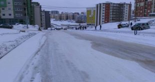 Policia e Kosovës ka bërë thirrje për kujdes të shtuar në trafik pas reshjeve të dendura të borës në vendin tonë