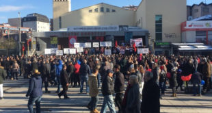 Organizatat e dala nga lufta dhe familjarët e të dënuarve të grupit “Kumanova” kanë protestuar sot në Prishtinë