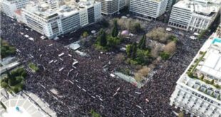 Isidoros Karderinis: Protestat masive pas përplasjes së trenave në Greqi