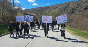 Te ura e Bistricës, një pjesë e qytetarëve serbë të veriut të Kosovës kanë mbajtur protestë për shkak të plagosjes së Milan Jovanoviqit