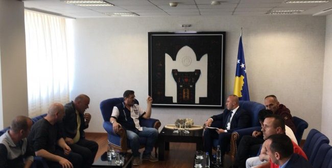 Kryeministri Ramush Haradinaj u premton veteranëve se do të formojë një komision për vërtetimin e listave