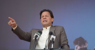 Kryeministri i Pakistanit, Imran Khan, për ngacmimin seksual fajëson mënyrën se si vishen gratë gjysmëlakuriqe