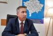 Kryetari i Asociacionit të Komunave të Kosovës, Sazan Ibrahimi është cituar të ketë deklaruar se komunat e Kosovës përkundër sfidave nga niveli qendror, kanë arritur të shpenzojnë 75 për qind të mjeteve të destinuara për investime kapitale. Ai ka thënë me këtë rast se viti 2024 do të jetë një ndër vitet me sfiduese për nivelin lokal sa i përket investimeve të reja kapitale, kjo pasi Parlamenti i Kosovës nuk ka marr parasysh fare propozimet e komunave për projekte të reja kur ka votuar buxhetin për vitin 2024, që sipas tij, do të ndikonin në zhvillimin ekonomik lokal. Përkundër sfidave që janë ballafaquar komunat në vitin 2023, sa i përket shpenzimeve në investime kapitale komunat kanë rezultate të jashtëzakonshme dhe nëse i krahasojmë me investimet kapitale të shpenzuara nga niveli qendror diferenca është dyshifrore mes nivelit lokal edhe nivelit qendror. Kjo do të thotë që komunat kanë punuar mirë, gjithashtu planifikimet buxhetore i kanë hartuar me seriozitetin më të madh të mundur por edhe zbatimi i tyre përkundër sfidave që janë shkaktuar nga niveli qendror, do të thotë jo vetëm nga ministrit por edhe nga institucionet e nivelit qendror, komunat kanë arritur që të bëjnë shpenzimet të mjeteve për investime kapitale me përqindje jashtëzakonisht të mirë, ka thënë mes tjerash Sazan Ibrahimi.