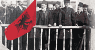 Më 28 nëntor të vitit 1912, në krye me Ismail Qemalin, Shqipëria u shpall shtet i pavarur