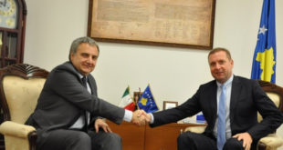 Ministri i Brendshëm Sefaj dhe ambasadori italian Sardi bisedojmë për riatdhesimin e personave të kthyer në Kosovë
