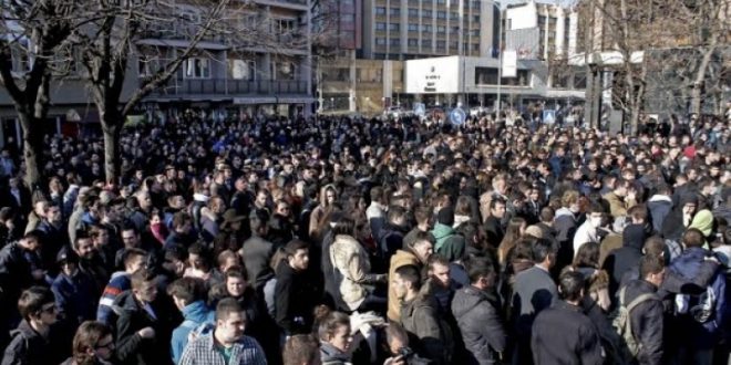 Të hënën studentët e Universitetit të Prishtinës do të protestojnë para Qeverisë kundër politizimit të arsimit