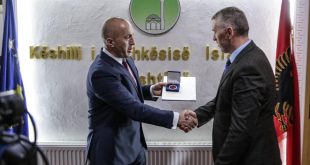 Kandidati për kryetar të Kosovës nga AAK-ja, Ramush Haradinaj e viziton Këshillin e Bashkësisë Islame në Prishtinë