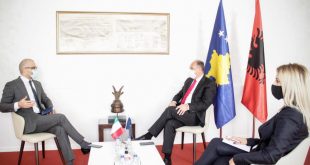 Hoxhaj e takon ambasadorin italian, Nicola Orlando, me të cilin bisedojnë për situatën aktuale në Kosovë